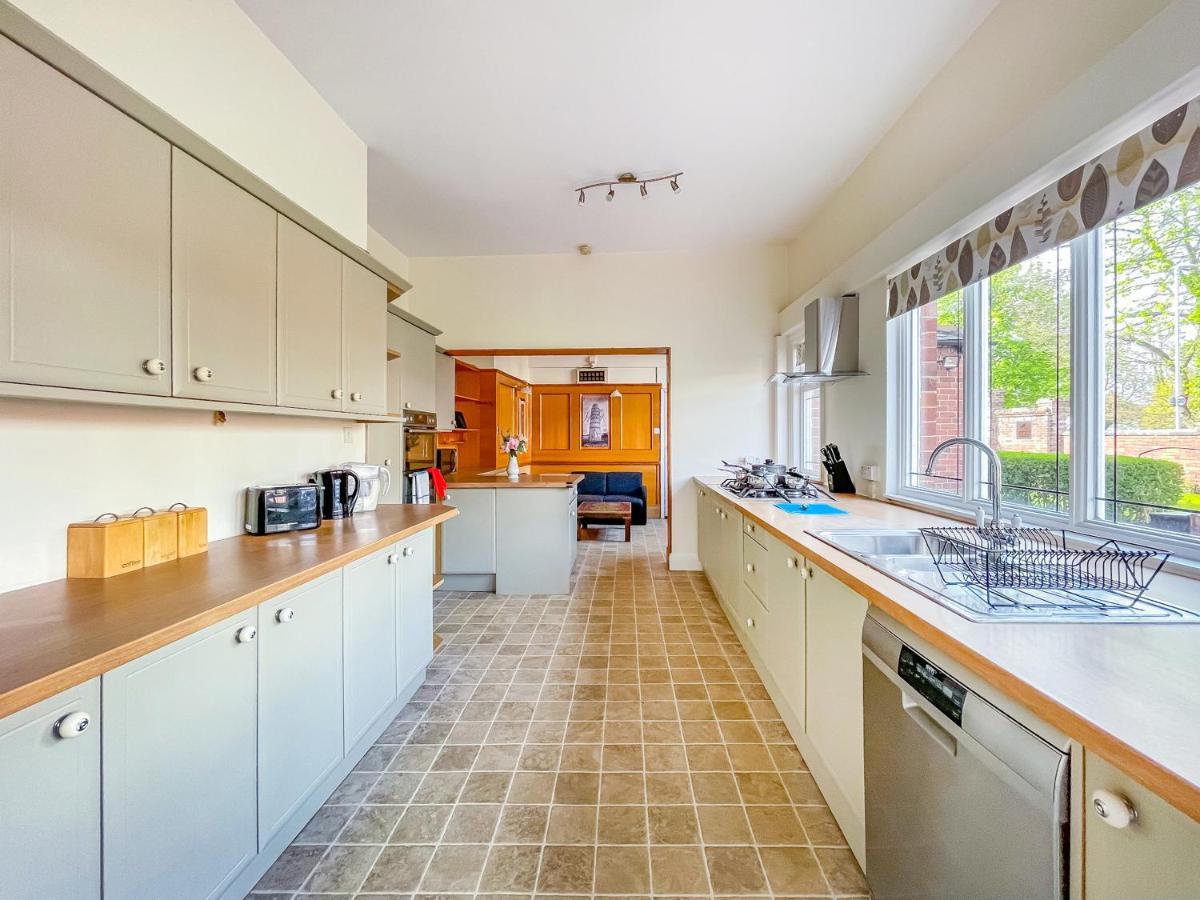 *Rd9Bc* For Your Most Relaxed & Cosy Stay + Free Parking + Free Fast Wifi * Leeds  Exterior foto