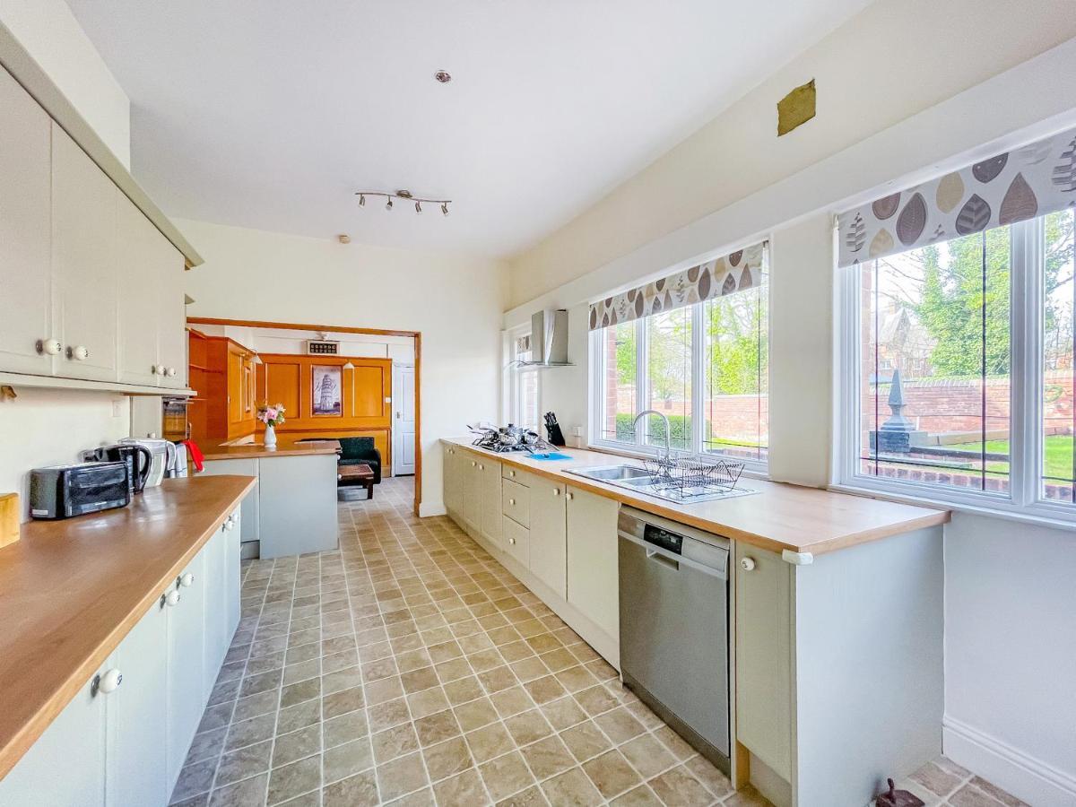 *Rd9Bc* For Your Most Relaxed & Cosy Stay + Free Parking + Free Fast Wifi * Leeds  Exterior foto